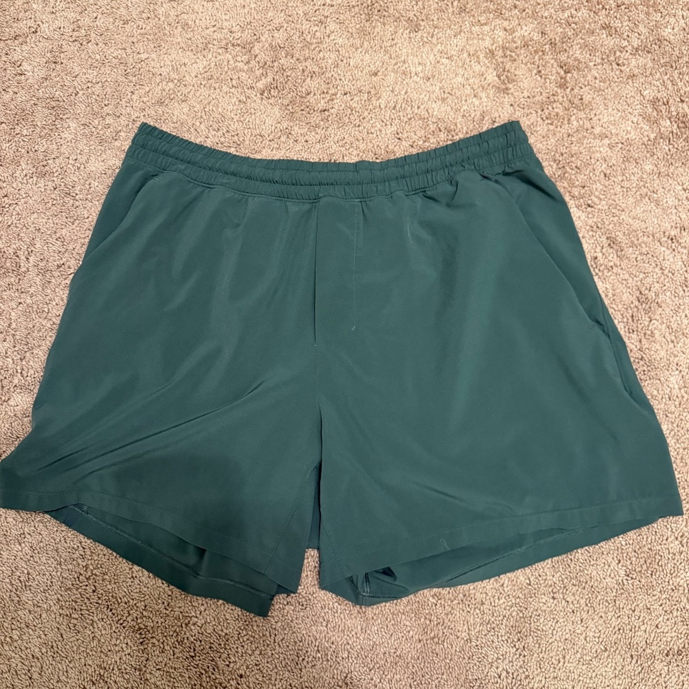 Lululemon - Men Pace Breaker Linerless Short 5"  Smoked Spruce  XL